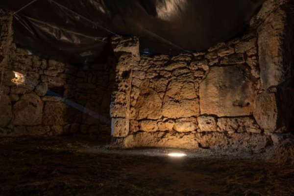 Celebrar el solsticio de invierno talayótico: la hierofanía solar de Son na Caçana