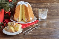 Pandoro, the alternative Christmas sweet in panettone