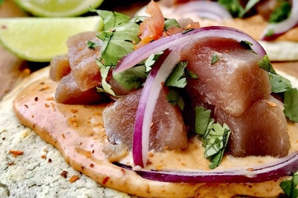 Tacos de tonyina amb mahonesa de ‘chipotle’