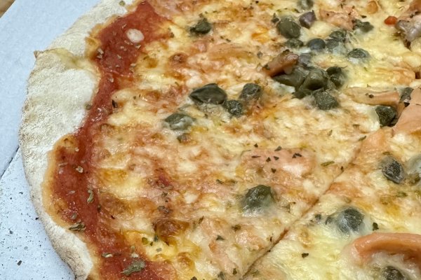 Don Giacomo's salmon and caper pizza