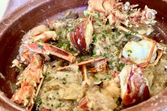 Homard aux oignons