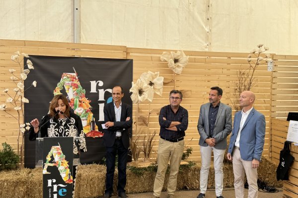 La Fira Arrels abre con éxito y atrae a multitudes con gastronomía y producto local