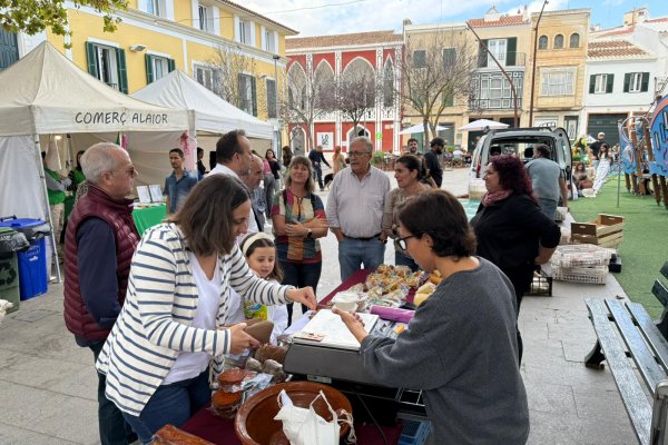 Gran éxito de la XI Fireta de Otoño en Alaior