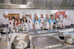 TaPalma Solidario cooks two hundred servings of vegetable stew for the Zaqueo social dinningroom